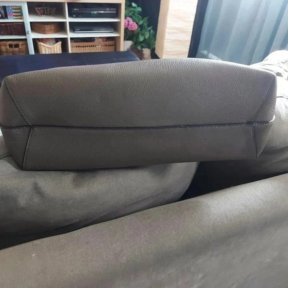 CN | Greige Open Leather Tote + Wristlet - NWOT - Picture 7 of 11